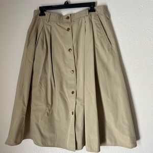 Women’s tan midi skirt with buttons and pocket